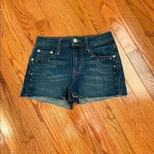 5/25 💙✨NWOT Celebrity Pink Studded Denim Shorts